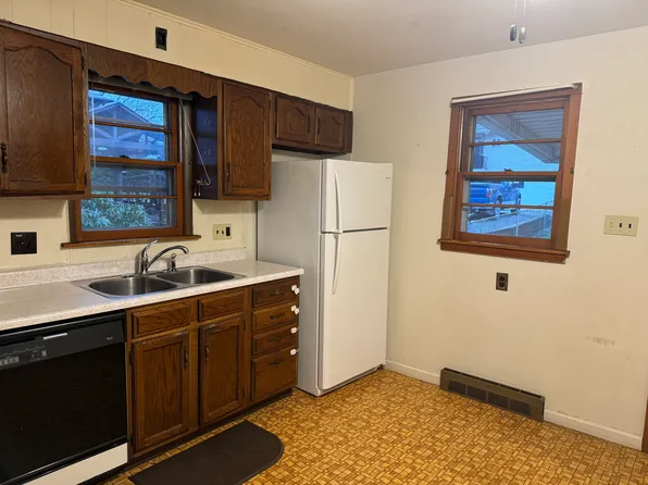 (undisclosed Address), Fairmont, WV 26554