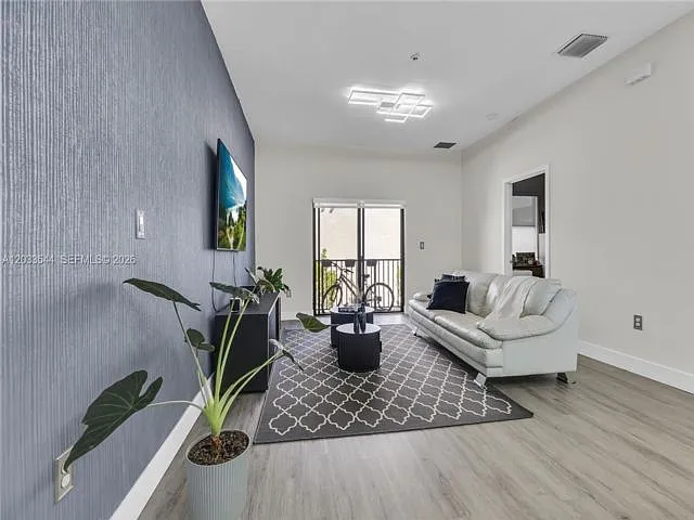 7925 NW 104th Ave — Photo 11