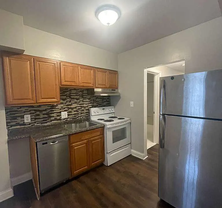 2830 R St SE #1