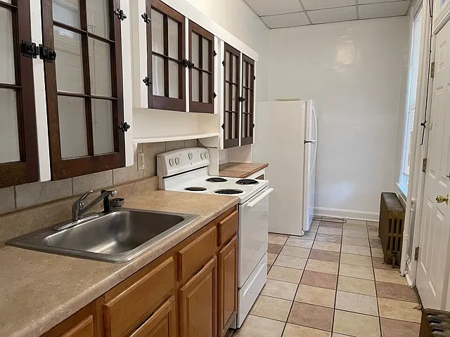 429-431 N Locust St