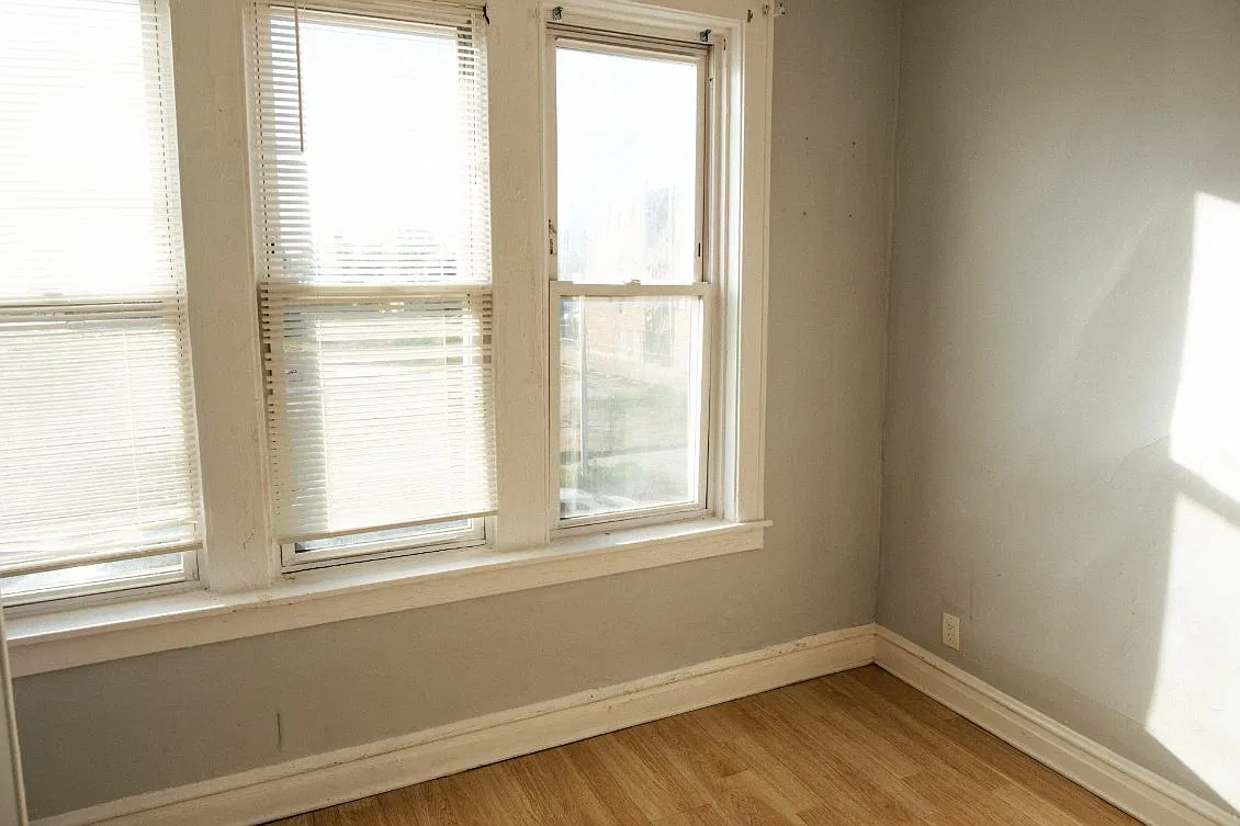 1 bed, 900 sqft, $1,050 — Photo 3