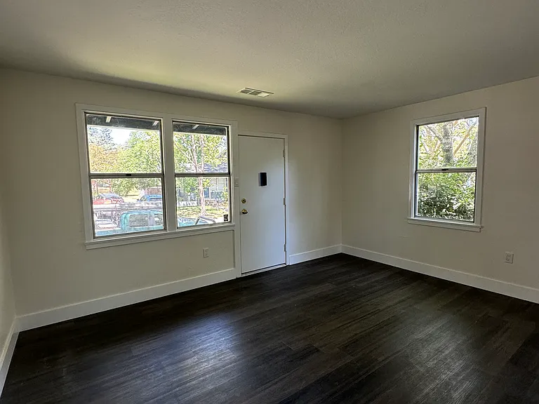 80 Martin Dr — Photo 20