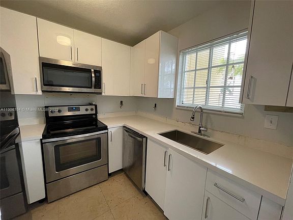 4th image of 2034 NE 167th St #3-133