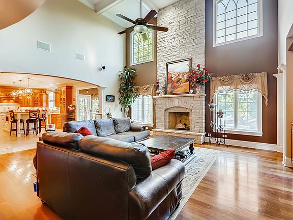 3rd image of 43W455 Morningcrest Ct
