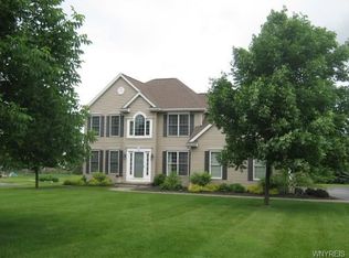 7526 Quaker Rd, Orchard Park, NY 14127