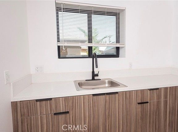 5th image of 2341-301 Sheridan St #302
