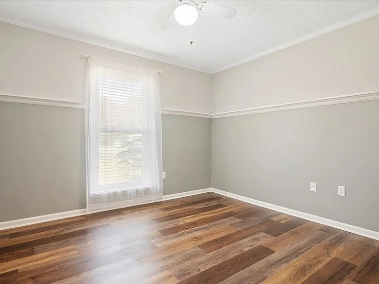 210 Pine Grove Dr — Photo 32