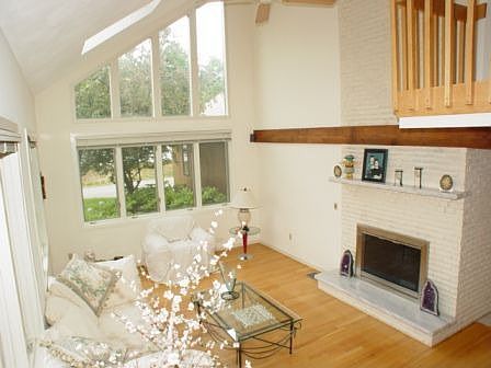 Spacious main living room