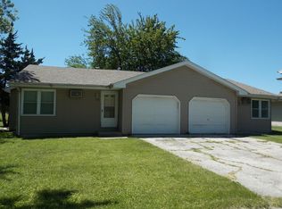 1100 Burgundy Ln, Aurora, IL 60505