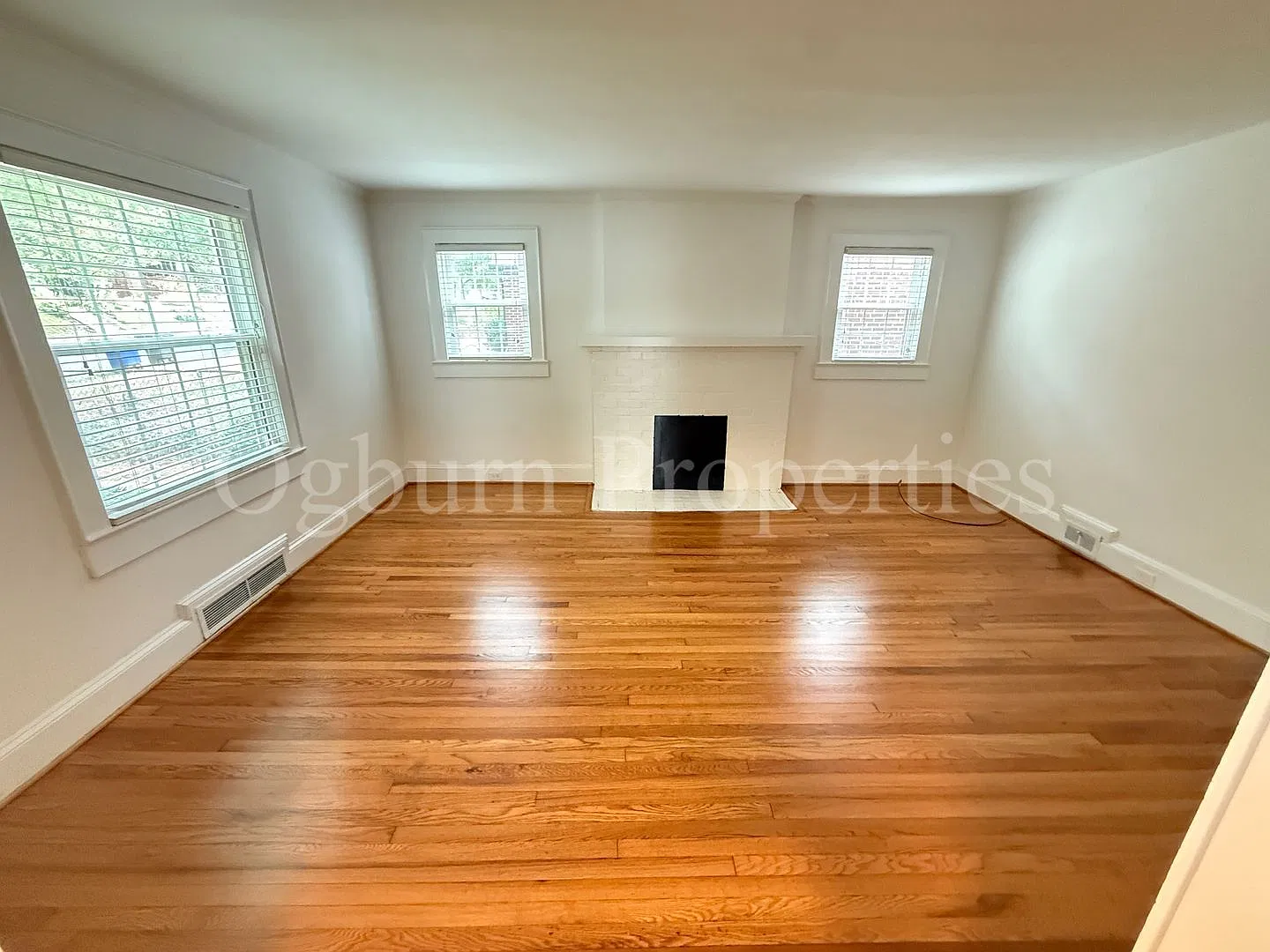 2105 Queen St-4BR/2BA-Ardmore HOME — Photo 3