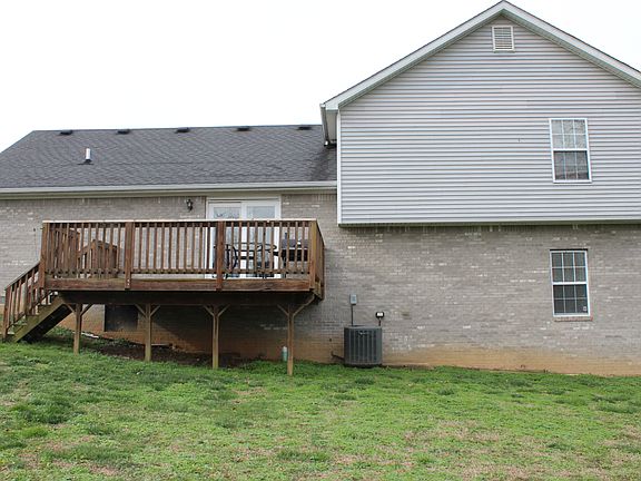 4th image of 272 Bonnie Dr