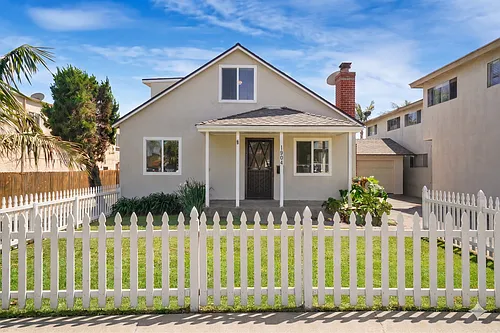 1904 Vanderbilt Ln Photo 1