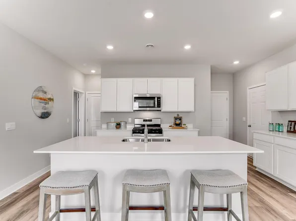 920 Redfield Cir, Delano, MN 55328