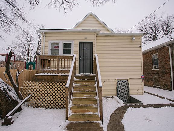 3rd image of 648 N Leamington Ave
