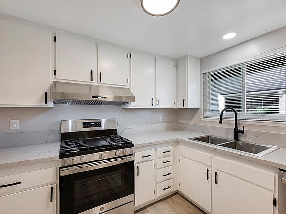 3rd image of 173 Southampton Way