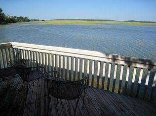 3 Periwinkle Ct, Saint Helena Island, SC 29920