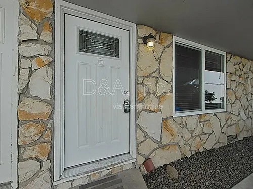 138 NE Conifer Blvd #6 Photo 1