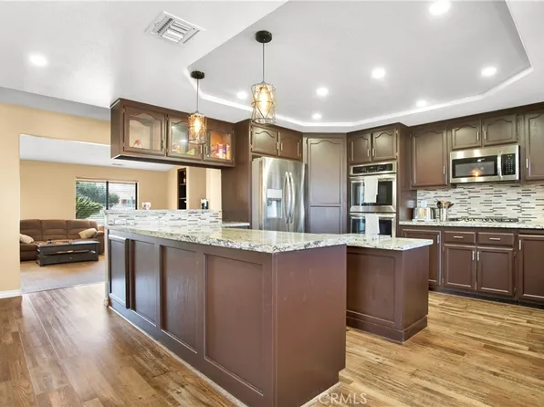 14080 Farmington St, Oak Hills, CA 92344
