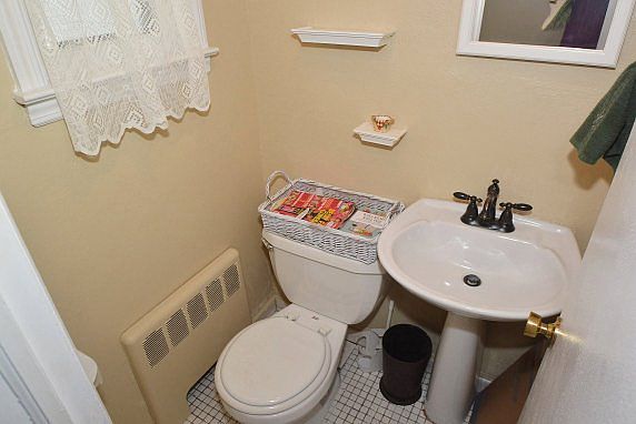 5th image of 41 Alden Ct