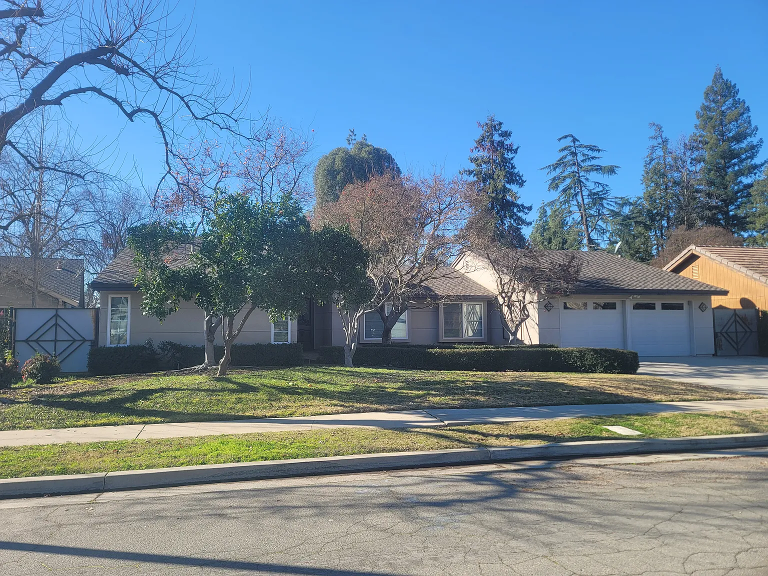 4 bed, 2.5 bath, 2400 sqft, $3,250 — Photo 1