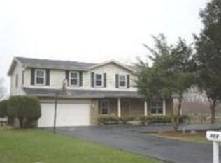 425 Pleasant Dr, Schaumburg, IL 60193