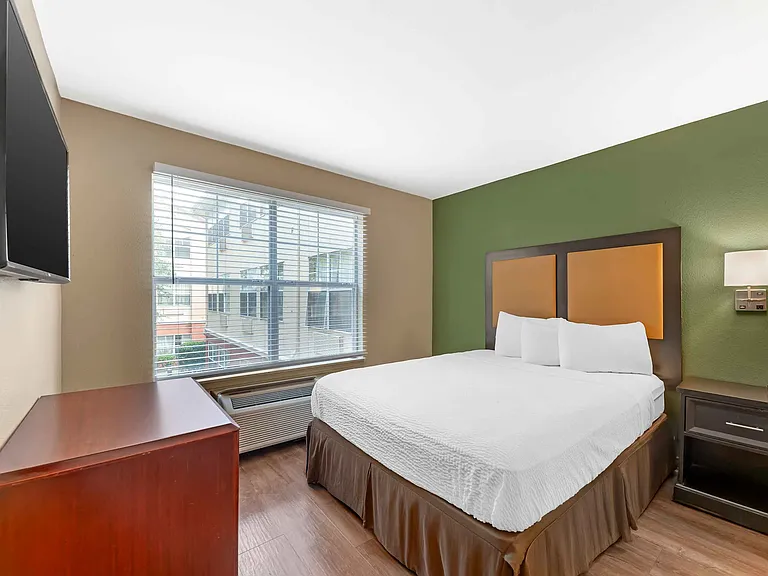 2 Bedroom Suite - 1 King and 1 Full Bed
