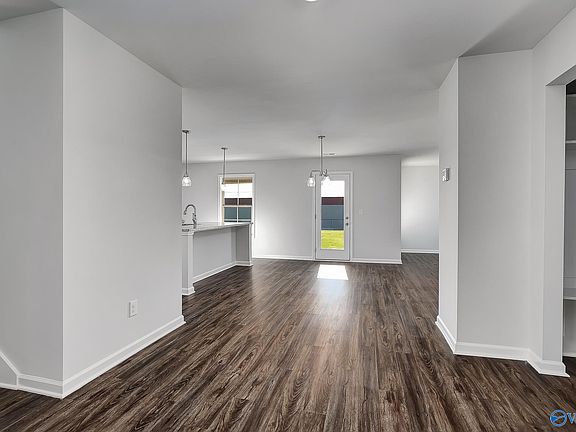 3rd image of 207 Shubert Dr