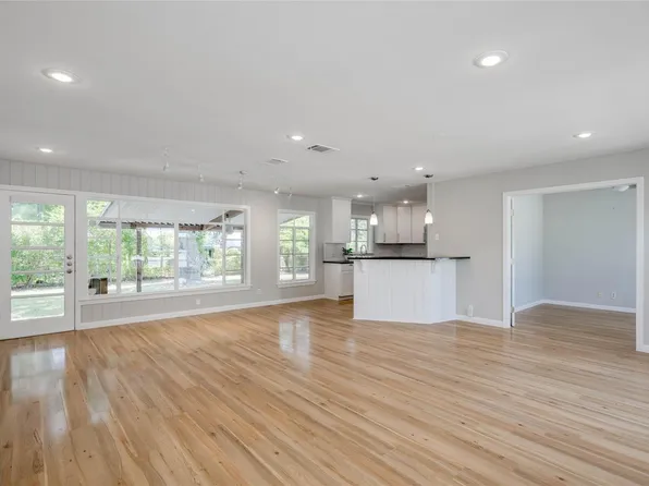 6002 Cary Dr, Austin, TX 78757