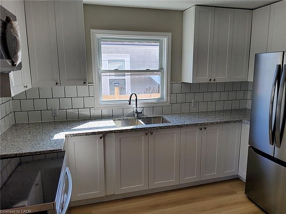 5th image of 545 Quebec St