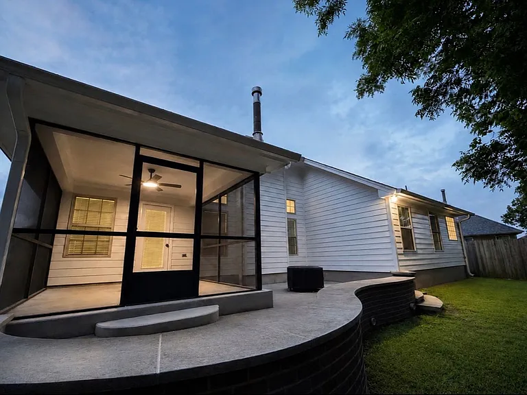 705 Evanwood Dr — Photo 8