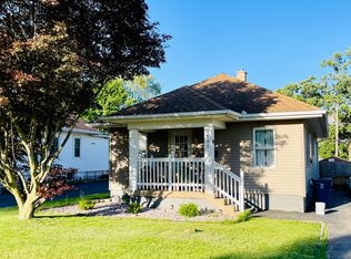 1902 N Center St, Crest Hill, IL 60403