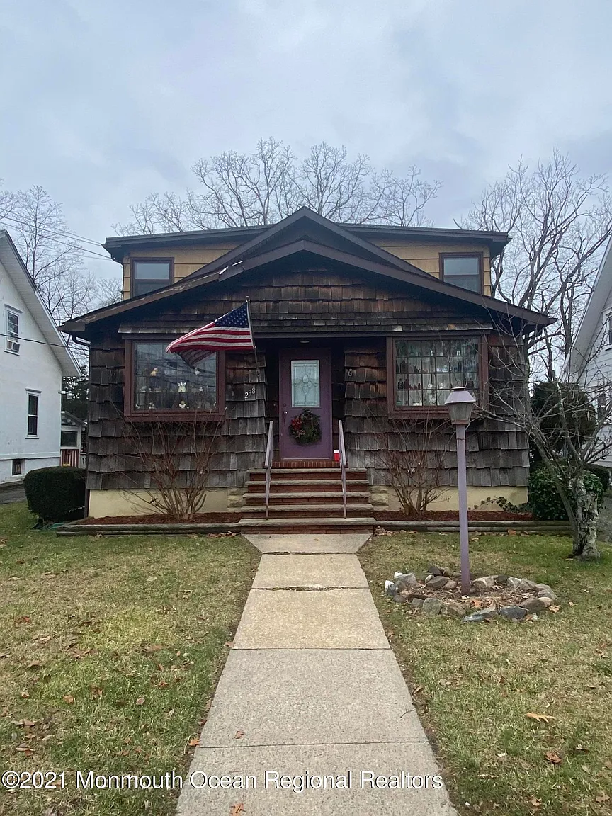 238 River Ave photo 1