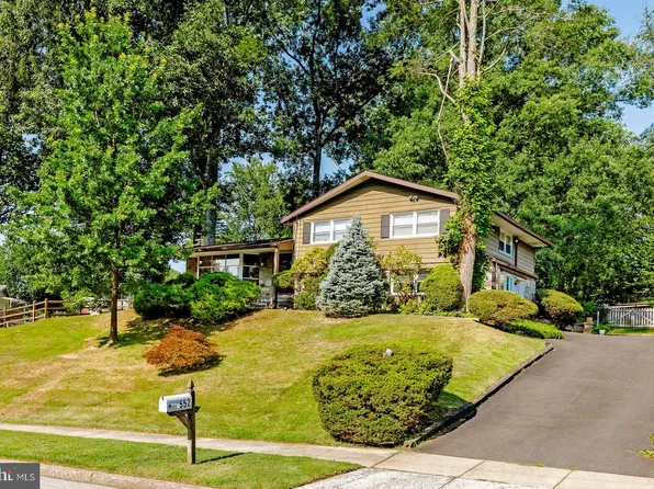 552 Cardinal Dr, Dresher, PA 19025