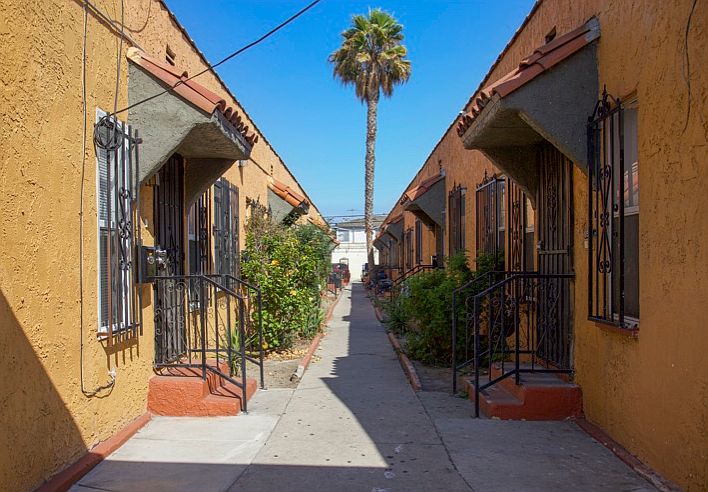 1st image of 6536 S Victoria Ave #6536