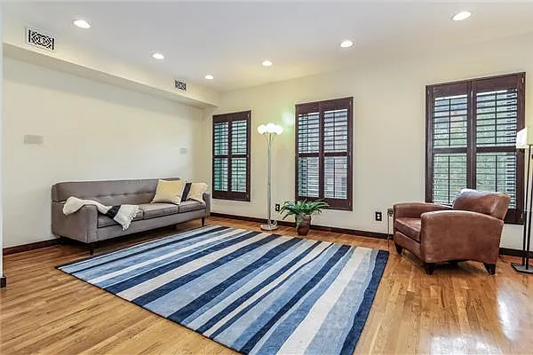 Sold by Avenue Sotheby's International Realty | media 21