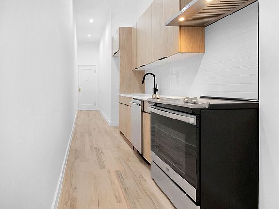 4th image of 740 W End Ave APT 5A