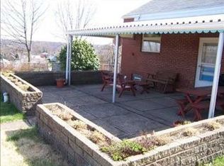 1014 Division St, Aliquippa, PA 15001