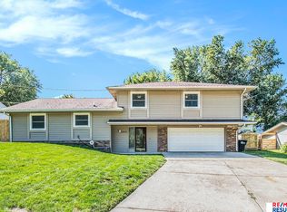 8515 Pratt St, Omaha, NE 68134