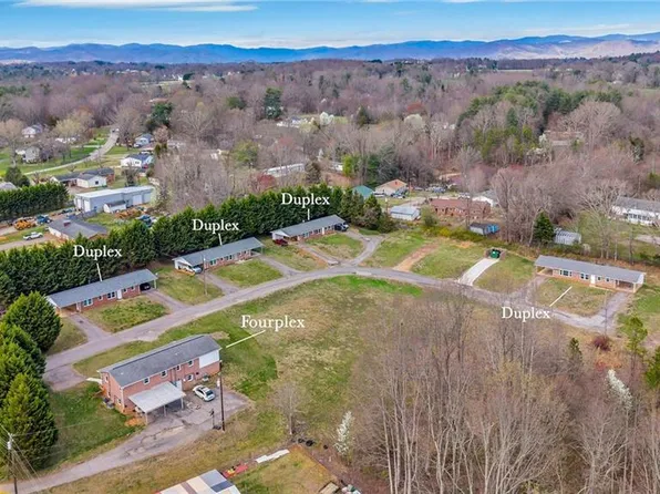 110 Village Dr, North Wilkesboro, NC 28659