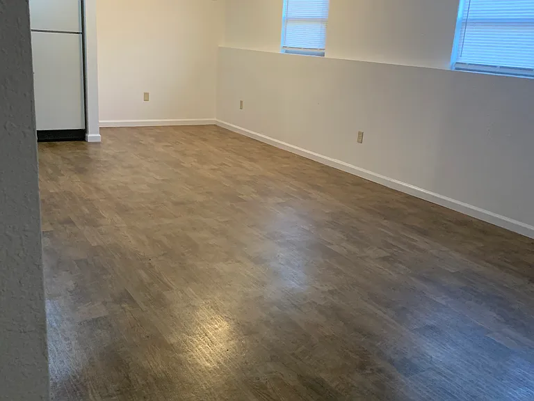 19 Village West Ct — Photo 6