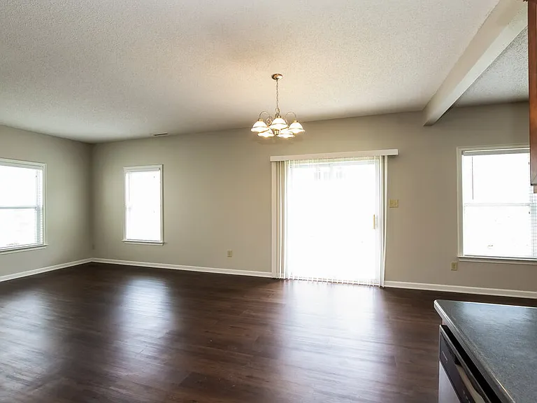 719 Capstone Ave — Photo 6