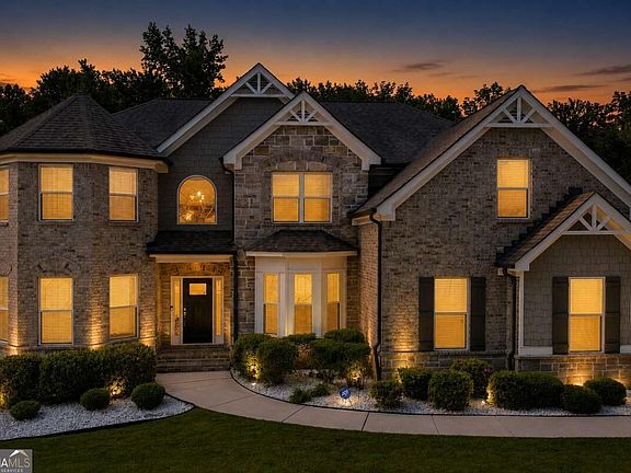 2nd image of 3925 Amberhill Cir