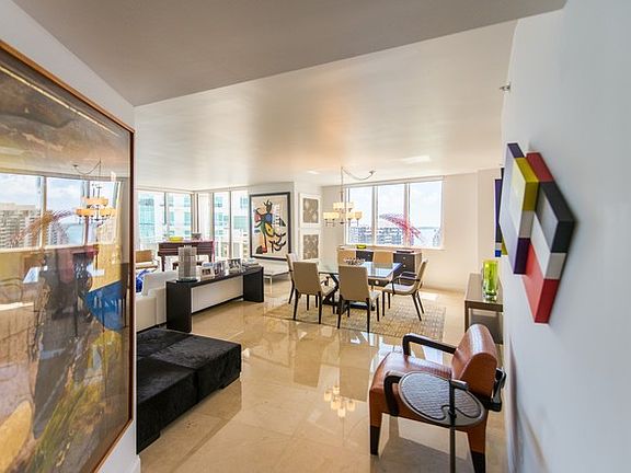 02 Foyer