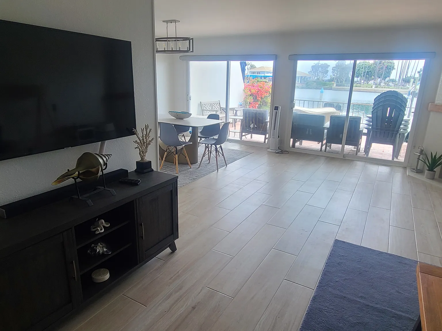 2 bed, 1686 sqft, $5,600 — Photo 3