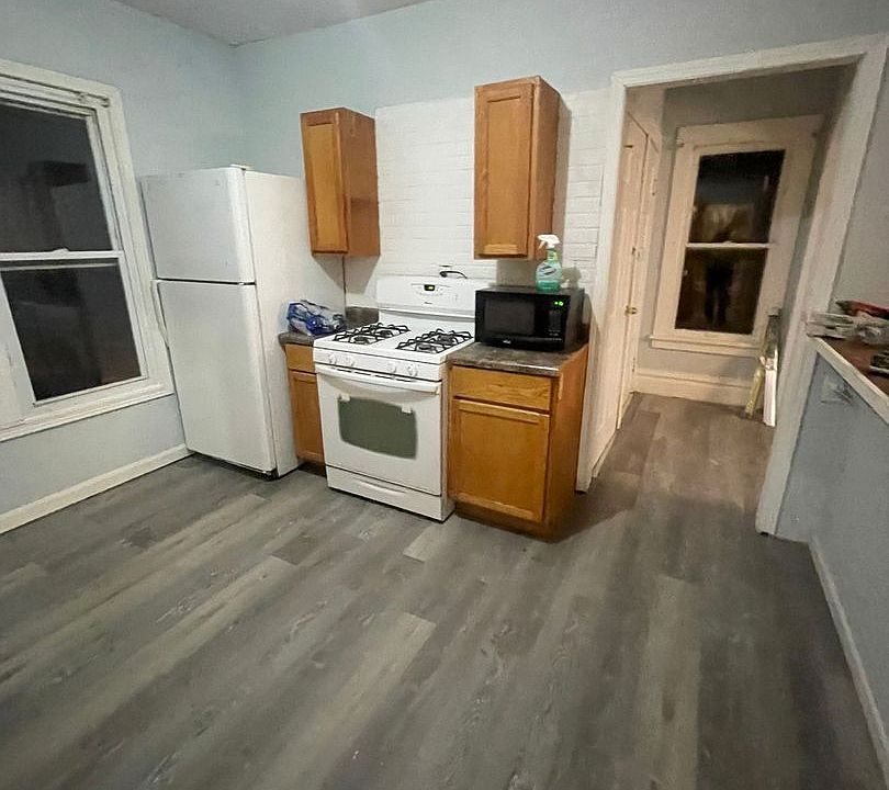 18131815 Clayton Ave. (Duplex) Apartment Rentals Racine, WI Zillow