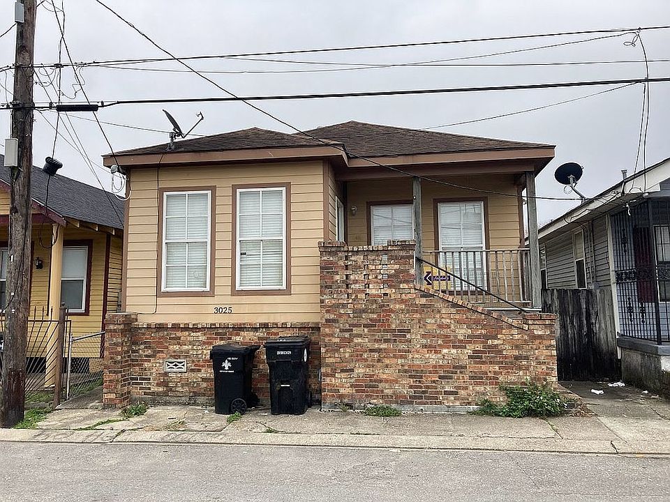 1st image of 3025 College Ct