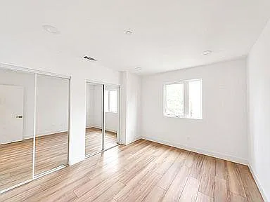 1235 1/2 W 39th Pl — Photo 15
