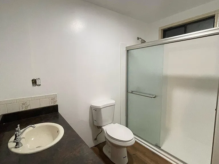 207 N Titel St — Photo 8