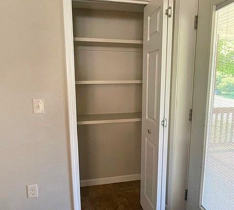 5th image of 703 Seward St