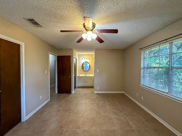 3660 Buford Cir — Photo 9